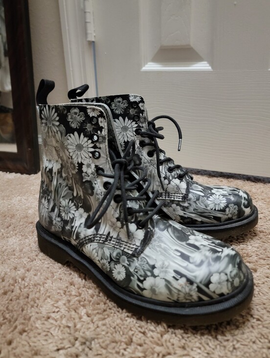 Dr. Martens Shoes - Dr. Martens 1460 Pascal boots In Floral Drip